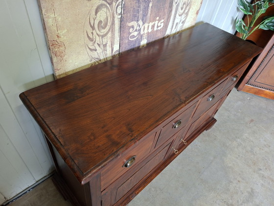 Sideboard aus Teakholz, Wandschrank. Konsolenmaße: 145 x 47 cm und 89 cm hoch. – Wood (photo 4 of 6)