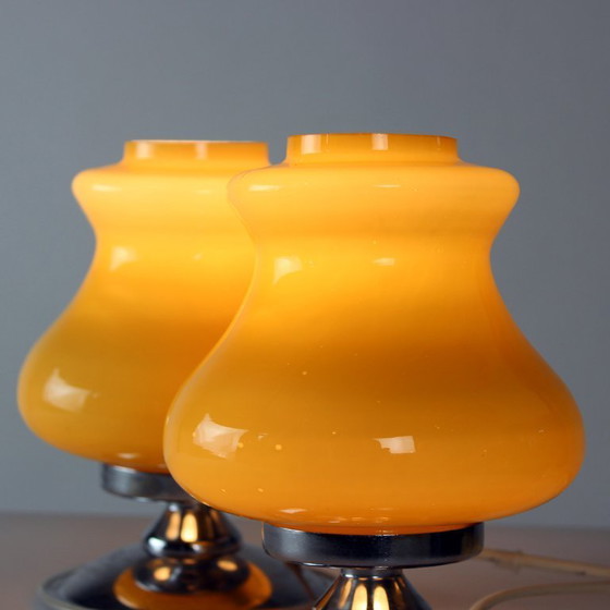 Image 1 of Lampade da tavolo in opalina crema e cromo, Bulgaria 1960