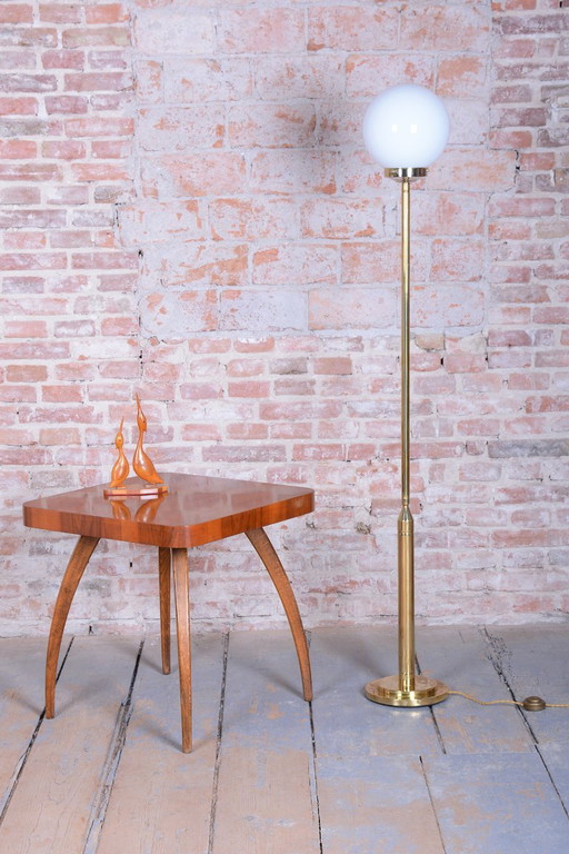 Gerestaureerde staande lamp uit het midden van de 20e eeuw, messing, opaalglas, Frankrijk, jaren 60. (photo 2 of 10)