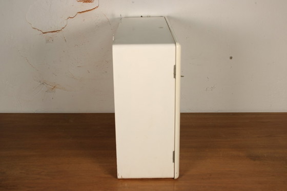 Image 1 of Pauly Fulda wall-mounted cabinet – Vintage Space Age medicine cabinet 1950s–70s, lockable