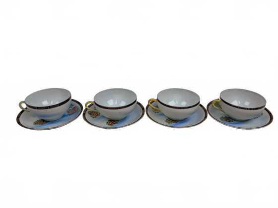Image 1 of Tasses et soucoupes en porcelaine japonaise en forme de coquille d'œuf