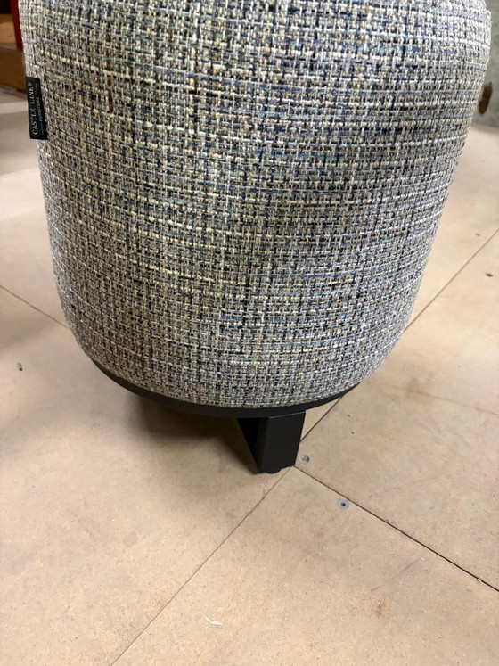Image 1 of Pouf with black wooden base d40