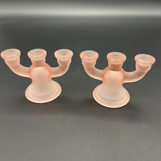 2 Candelieri Vintage in Vetro Rosa Satinato – 3 Bracci – Stile Mid Century