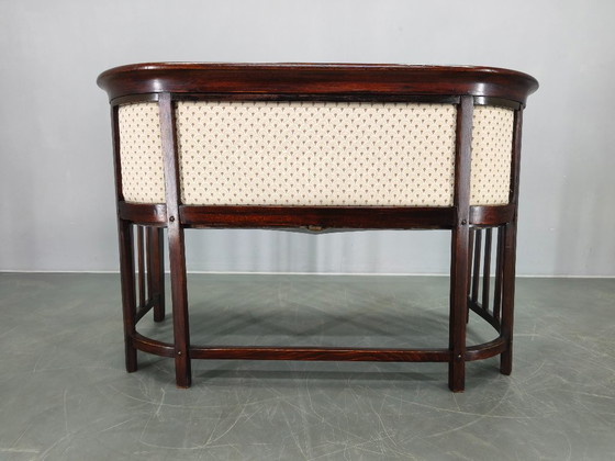 Image 1 of Toegeschreven aan Josef Hoffmann: Beukenhouten sofa, Weense Secession, jaren 1920