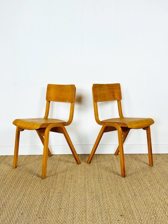 Image 1 of Paire de Chaises d'École Vintage en Bois Courbé, Angleterre, 1950