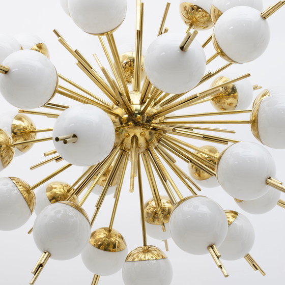 Image 1 of Grote spoetnik kroonluchter van Murano glas en messing