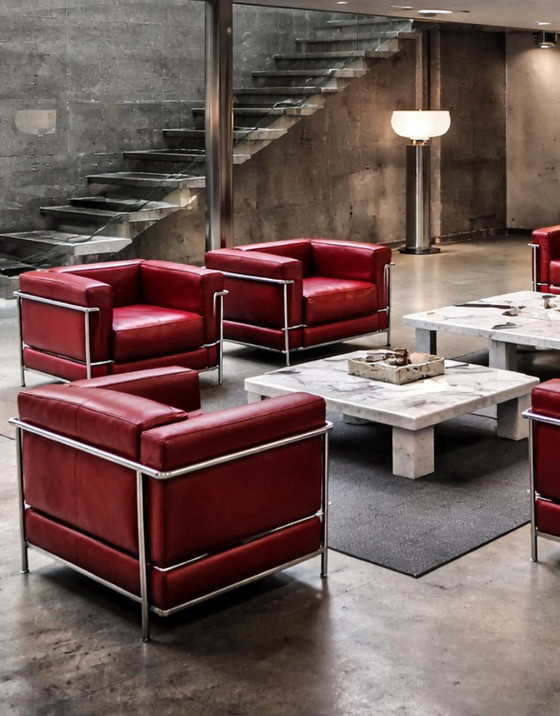 Image 1 of 4 sedie vintage LC2 Le Corbusier in pelle rossa, Italia, anni '80