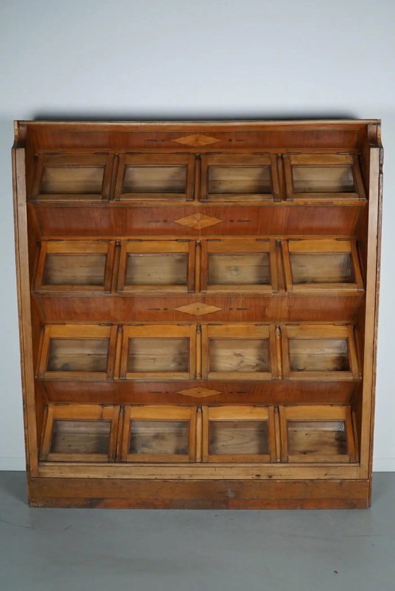 Image 1 of Antiguo mueble de mercería holandés de gran tamaño, fabricado en madera de haya, década de 1920/1930