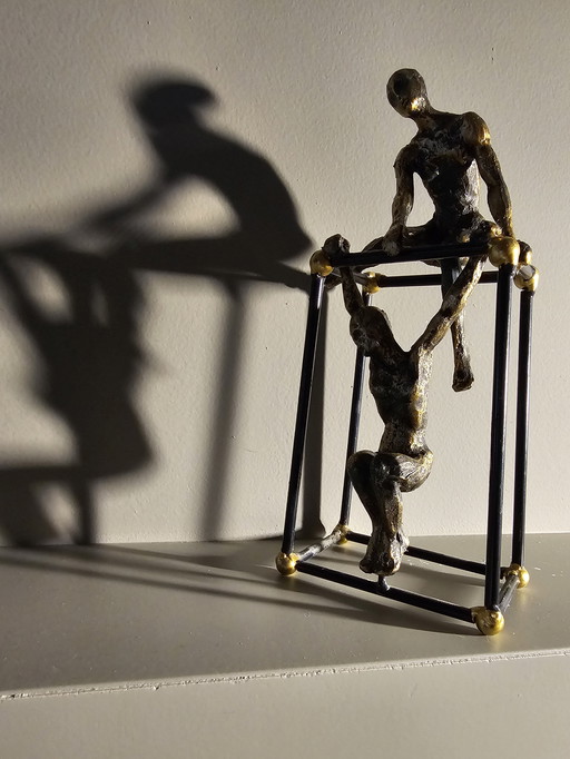 1 x Sculpture
