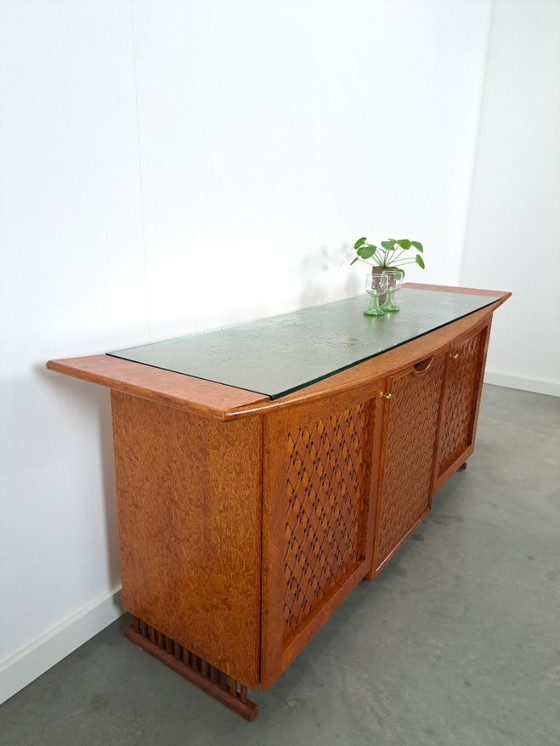 Image 1 of Bar dressoir met uitschuifbare bar en glazen blad