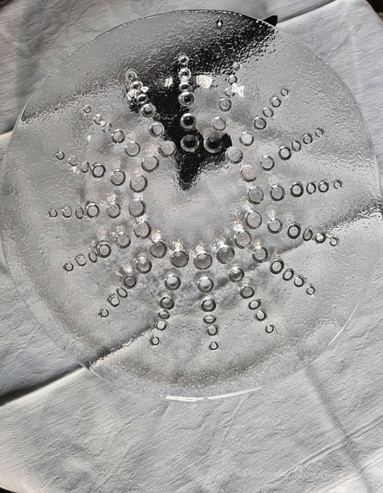 Image 1 of Plato para servir Pukeberg Sweden '60, 29 cm de diámetro, vidrio de burbujas