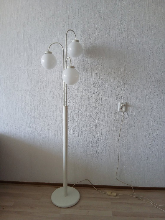 Vintage Space Age Floor light 70s - Elco Lite, Metal, White (photo 2 of 7)