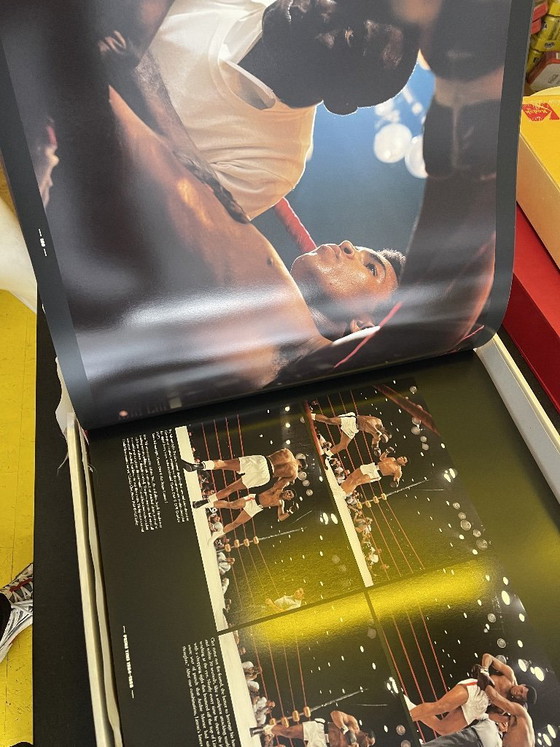 Image 1 of GOAT – Le plus grand de tous les temps : Hommage à Muhammad Ali (Édition SUMO) – Signé