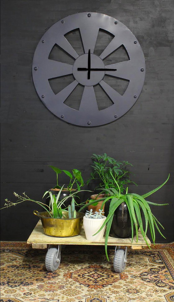 Image 1 of Large round clock