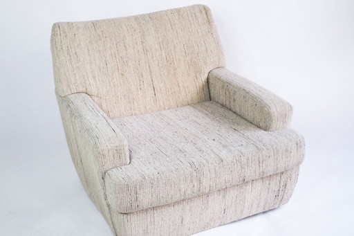 Grauer Vintage Sessel auf Rollen – Stilvoll & Praktisch