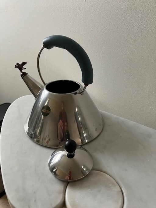 Alessi pfeifender Wasserkocher mit Vogel