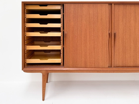 Image 1 of Credenza Omann Jun modello 19 di Gunni Omann, Danimarca, anni '60