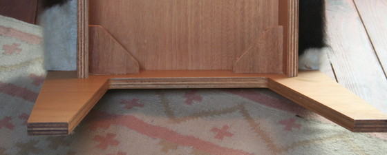 Image 1 of Strak Cow hide bank/ bijzettafel