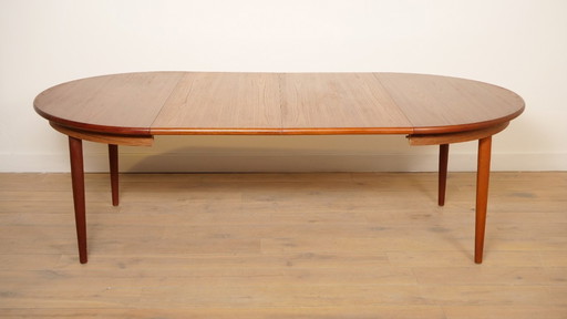 Vintage round dining table | extendable | teak | 130 - 240 cm