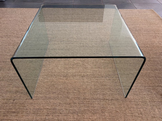 Image 1 of Table basse élégante en verre