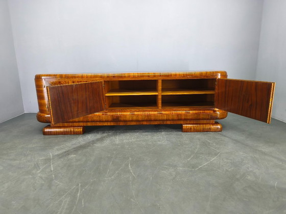 Image 1 of Art Deco dressoir van walnotenhout, Tsjechoslowakije, jaren 1930