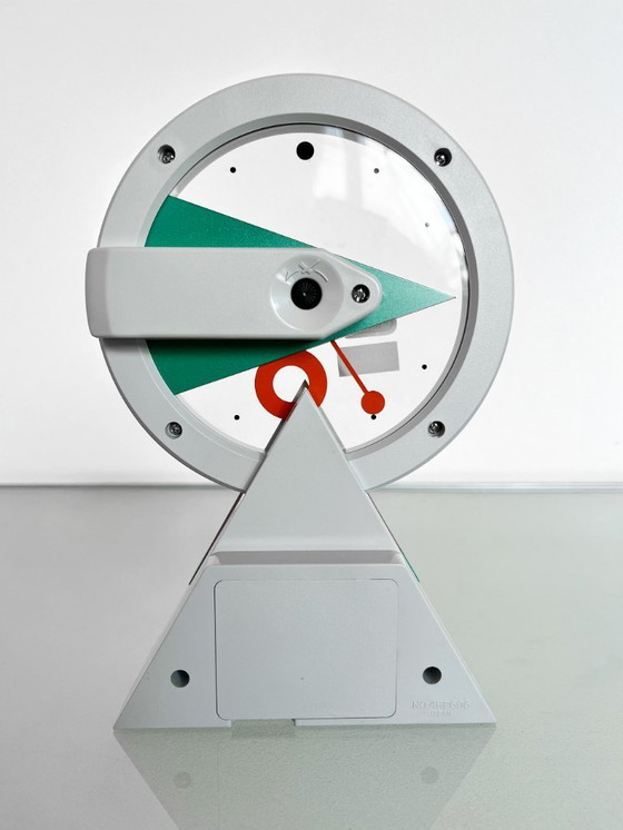 Image 1 of Vintage Rhythm Japan 4RP696 design klok