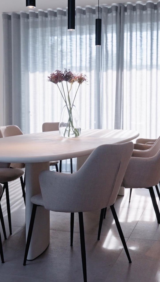 Image 1 of Mesa de comedor orgánica única - 280 x 115 cm - con base curvada