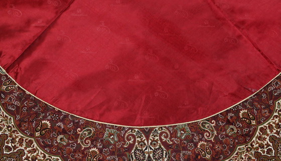 Image 1 of Oriental Handmade Tablecloth, Very Finely Crafted from Silk Threads, 100 x 100 cm