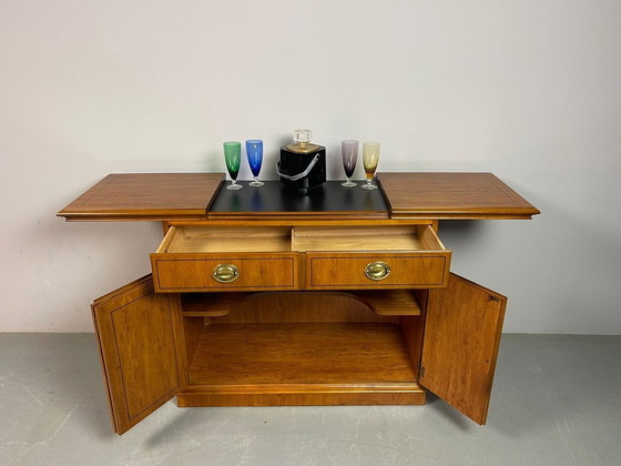 Drexel Heritage Mobile bar / Credenza buffet Campaign anni '70 – Piano scorrevole estensibile. USA, anni (photo 18 of 24)