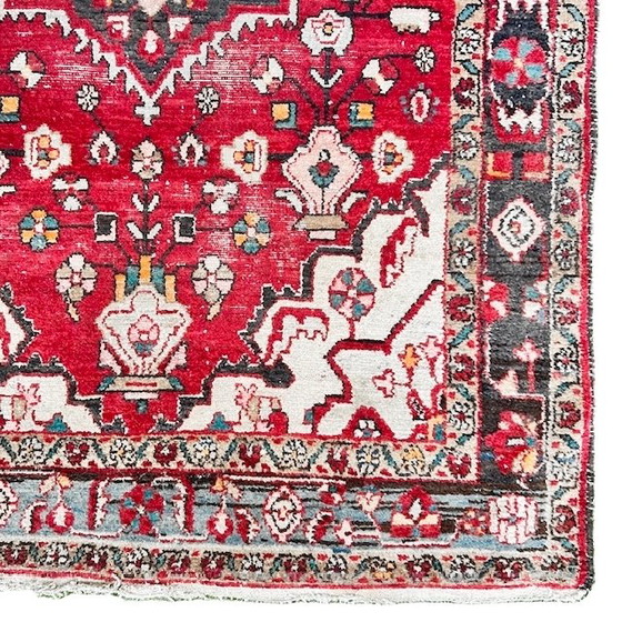 Image 1 of Tapis persan vintage noué à la main, rouge Tabriz, usé, 136 x 200 cm, années 1970