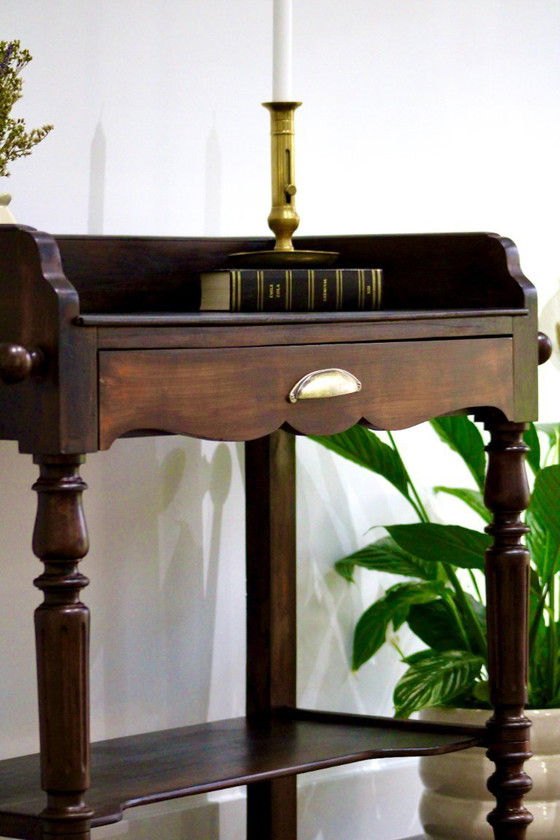 Image 1 of Desserte en bois massif