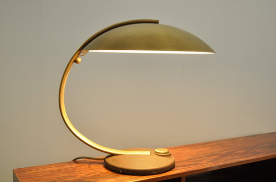 Image 1 of Bellissima lampada da tavolo in ottone Art déco/Bauhaus della metà del secolo scorso di Egon Hillebrand anni '60