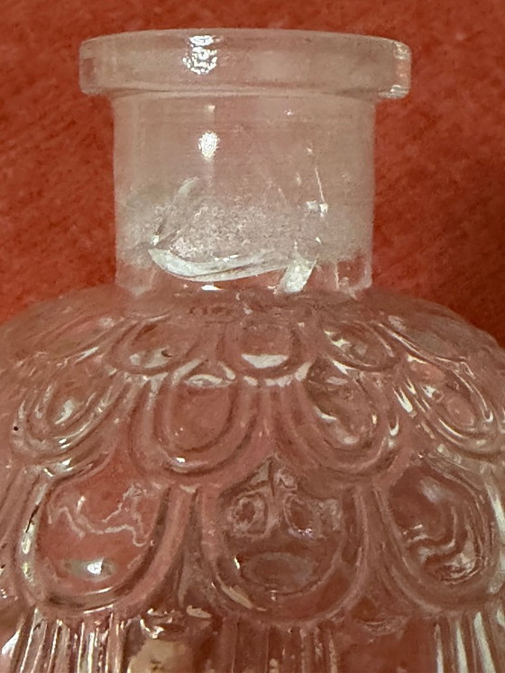 Image 1 of "Flacon aux Abeilles" Vintage Guerlain Paris - Pochet du Courval - ca. 1940-1950