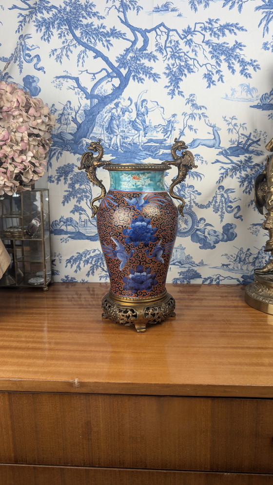 Image 1 of Jarrón balaustre japonés Hichozan Shinpo Porcelana de Arita y bronce Periodo Edo tardío (1830-1850)