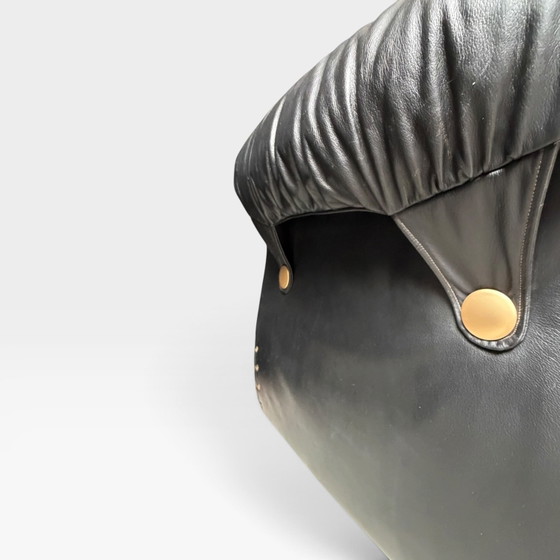 Sofa from the 70s – 3-5 seaters, Leather (photo 13 of 15)