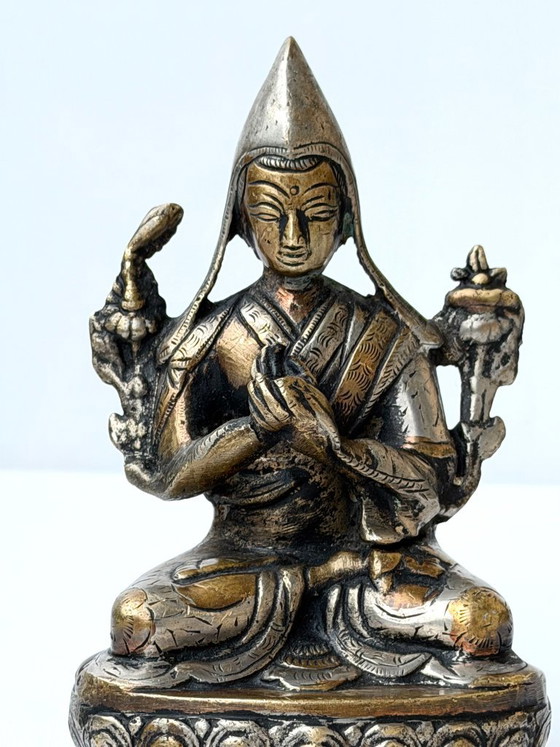 Tsongkhapa Silvered Statue Tibetan Buddhist Lama Engraved Vintage Nepal – Sculpture, Brass (photo 5 of 14)