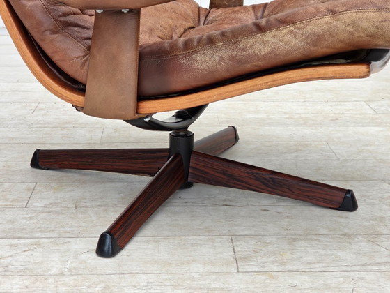 Image 1 of Anni '60, poltrona girevole scandinava, rivestimento in pelle marrone.