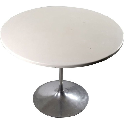Scandinavian round vintage table in metal tulip, 1970s