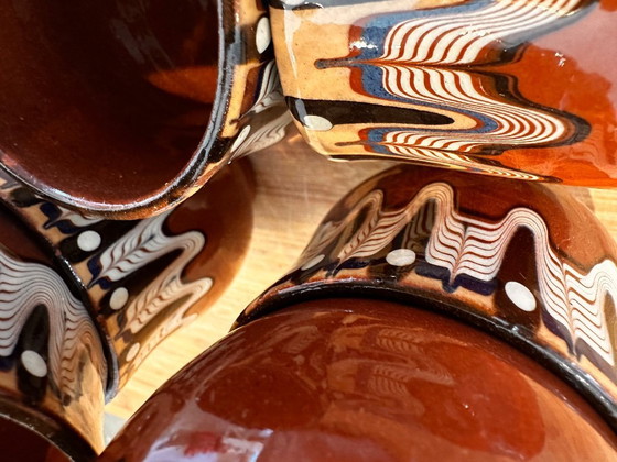 Image 1 of 6 Troyan bekers, keramiek