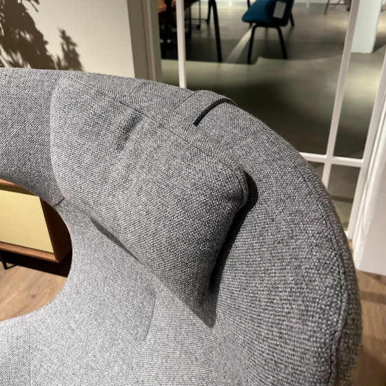 Image 1 of Leolux Caruzzo Plus armchair with ottoman