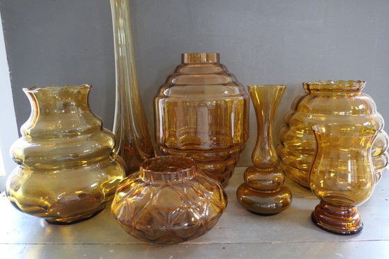 Image 1 of Grand vase vintage en verre ambré