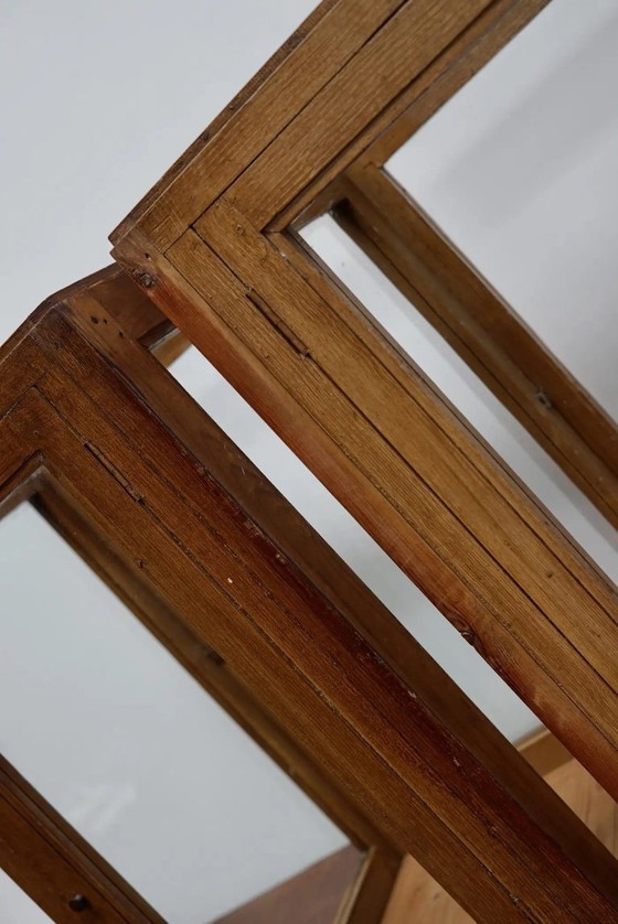 Image 1 of Pareja de vitrinas holandesas de madera de pino con imitación de roble, principios del siglo XX