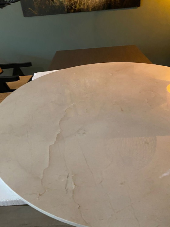 Image 1 of Ronde marmeren eettafel – Roman onderstel – 140 cm
