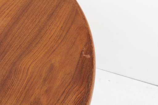 Tavolo da pranzo rotondo allungabile vintage danese in teak degli anni '60.