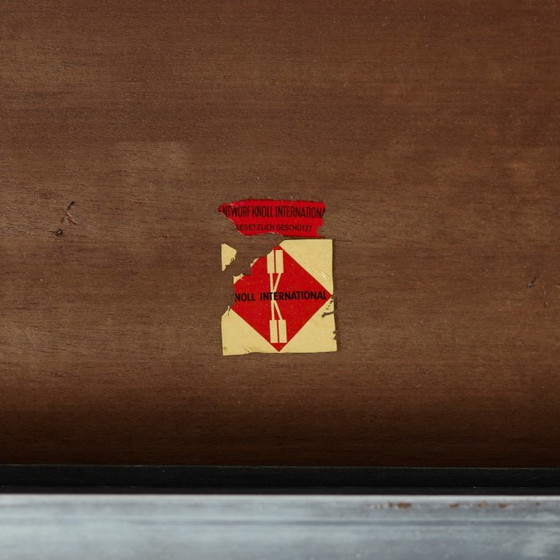 Vroege Florence Knoll Bijzettafel voor Knoll International, Teak en Chroom, c. 1960 – Metal, Wood (photo 4 of 15)