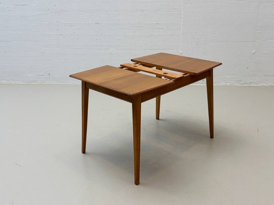 Image 1 of Uitschuifbare eettafel van kersenhout uit Willisau, Zwitserland, jaren 60.
