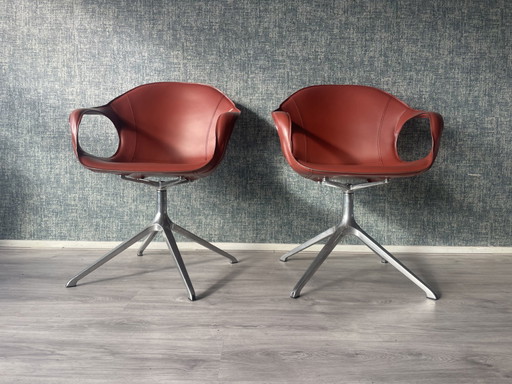 2x Italiaanse design leren fauteuils