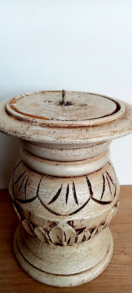 Image 1 of rustikaler Kerzenständer aus massivem Holz aus Nepal