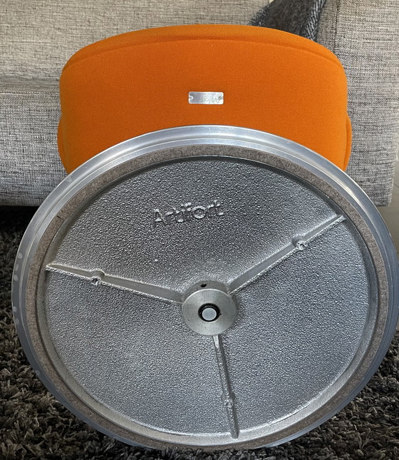 Image 1 of 4 x Tulip Artifort.