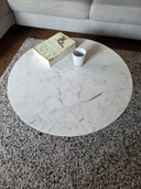 Table basse en céramique Unit 14, blanc de Carrare - diamètre 70 cm - état impeccable